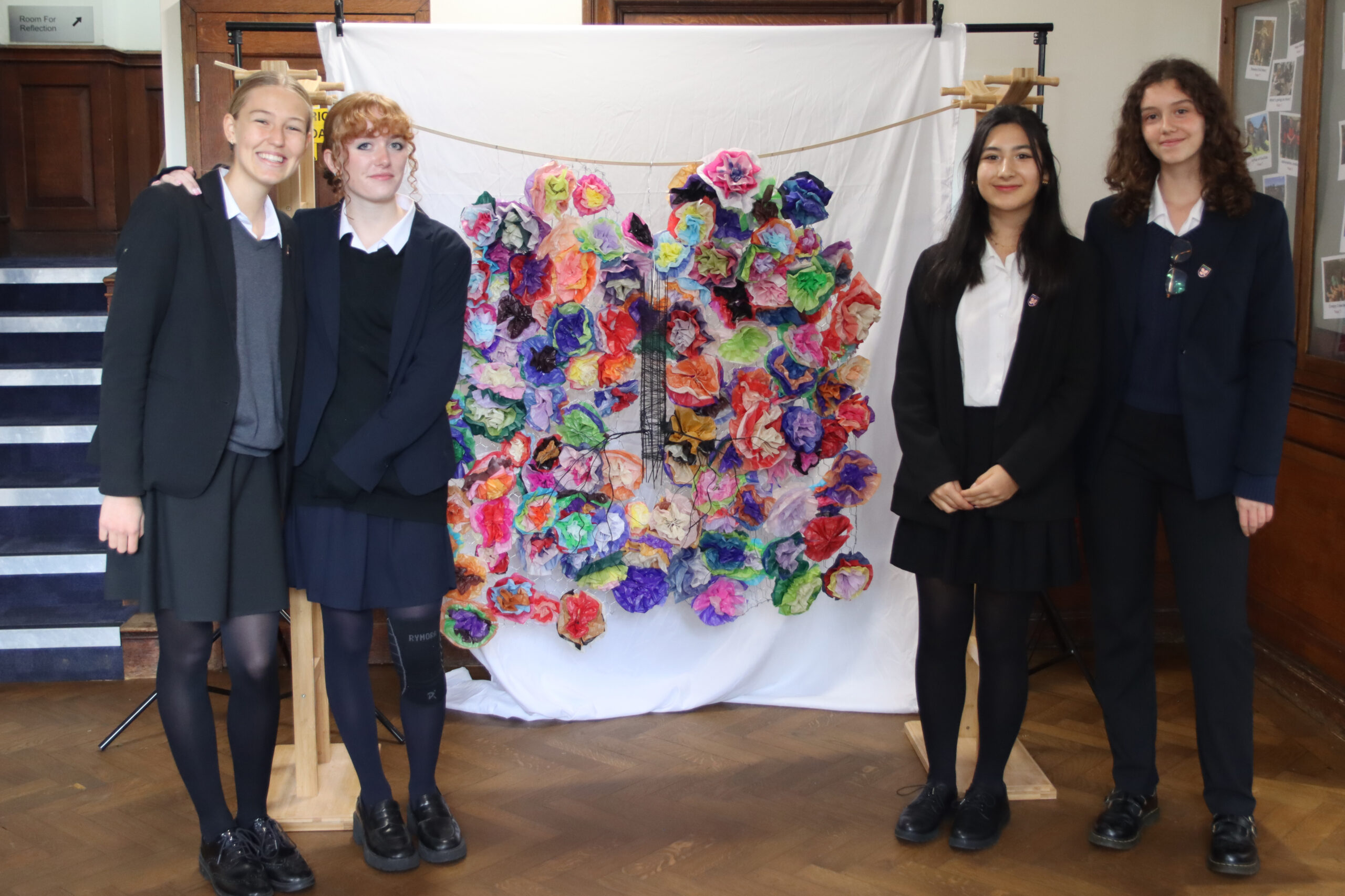 Leighton Park School GCSE students raising awareness of Cystic Fibrosis through visual art installation
